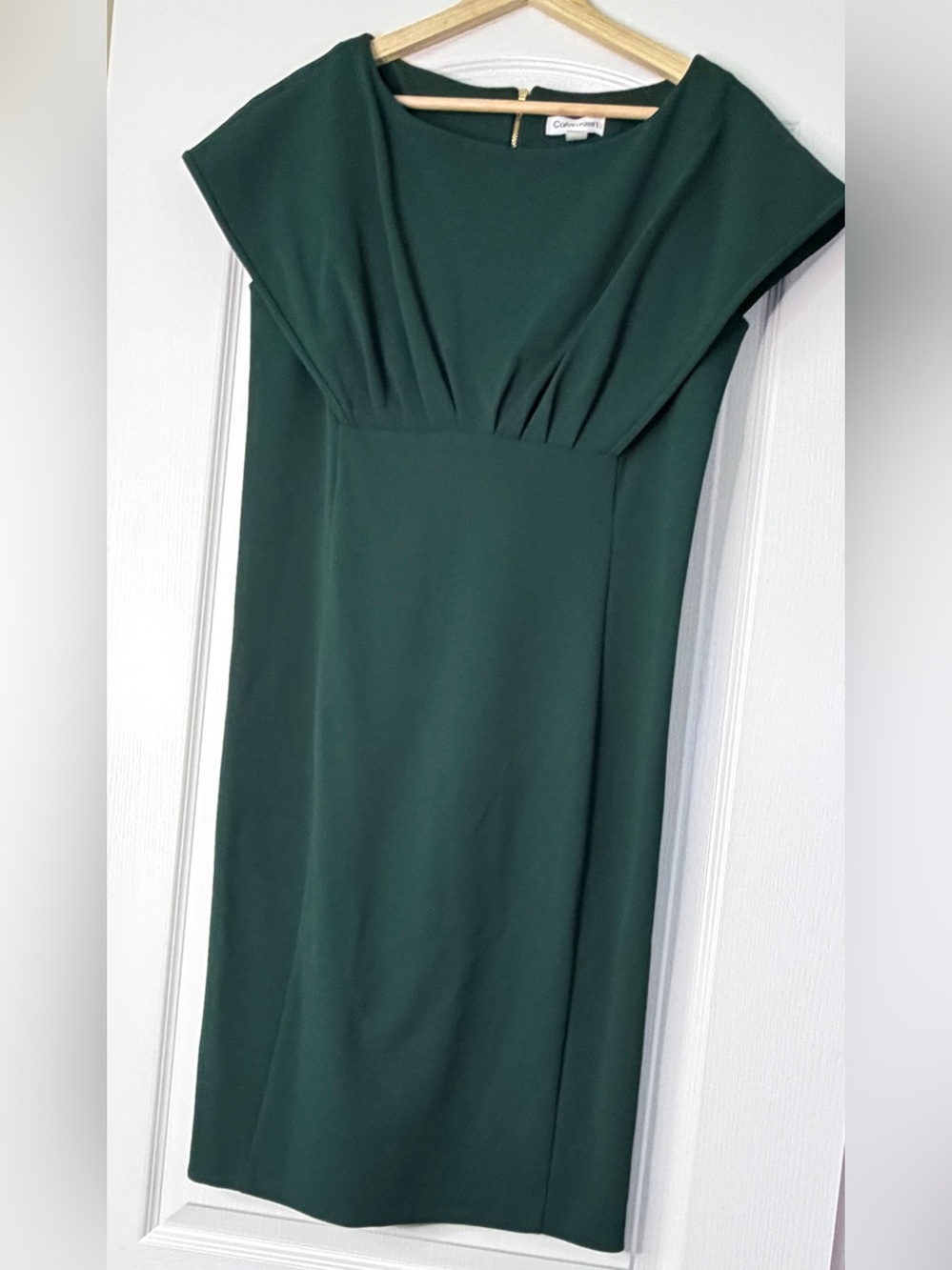 Calvin Klein Emerald Green Pleated Waist Sheath Dress Sz 12 Cap Sleeve Gold Zip